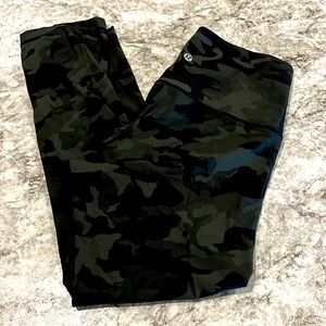 Lululemon crop leggings camo